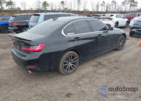 2021 BMW 330I xDrive z USA, uszkodzony, nr VIN 3MW5R7J03M8C06473